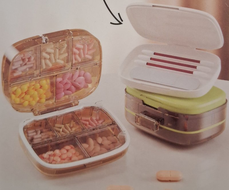 Pill storage box